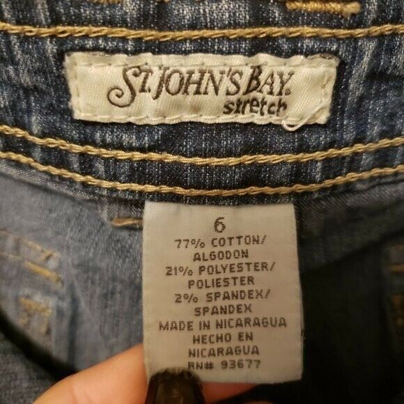 St. Johns Bay Womens Size 6 Blue  Solid Capri Pants - Picture 2 of 9